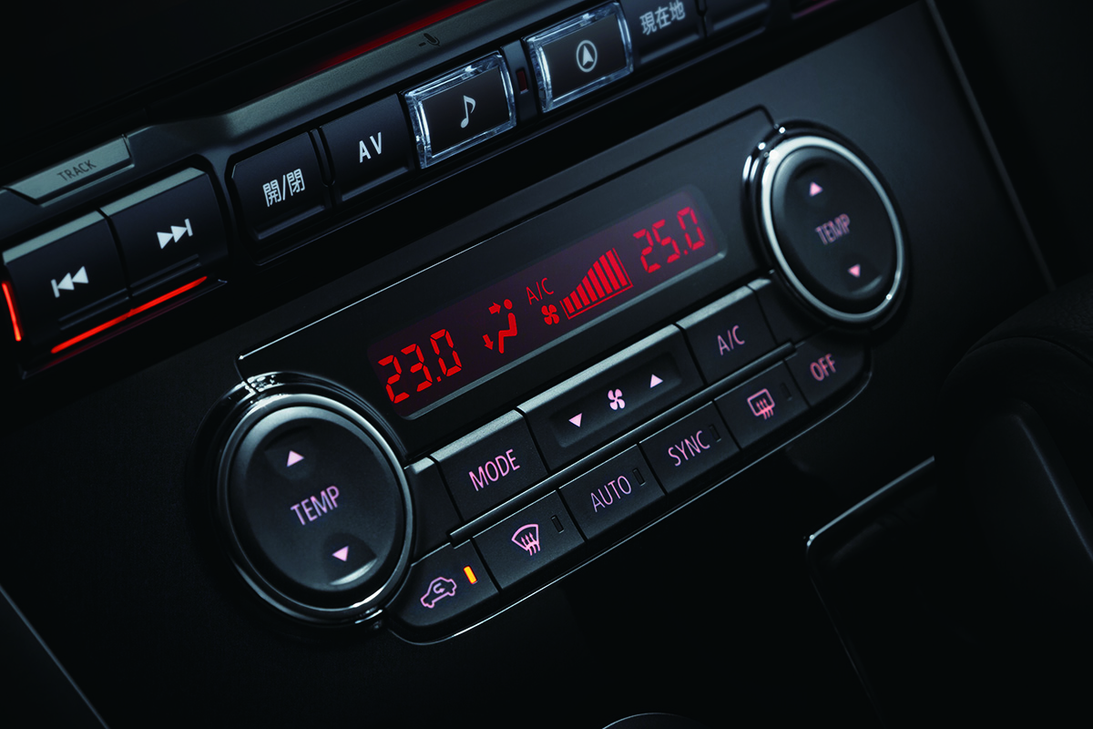 最強4WDミニバン「デリカD:5」は最安グレード「M」でも大丈夫か？ 全7グレードの特徴と失敗しない選び方