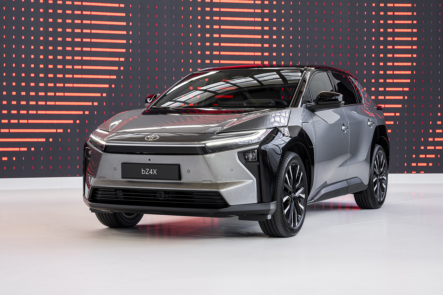 【中国の脅威】2028年からチェコでEV量産へ！ トヨタの“慎重すぎる”電動化戦略が動く
