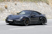 【丸見えのテスト車捕捉】ポルシェ911ターボ改良新型、ハイブリッド導入でパワーとデザインを一新
