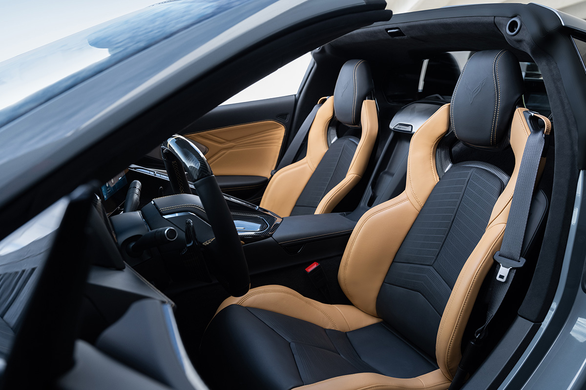【丸見えのテスト車捕捉】ポルシェ911ターボ改良新型、ハイブリッド導入でパワーとデザインを一新