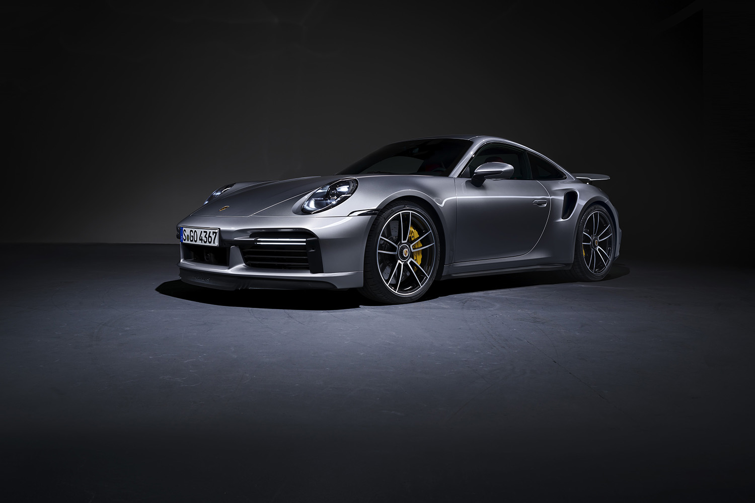 【丸見えのテスト車捕捉】ポルシェ911ターボ改良新型、ハイブリッド導入でパワーとデザインを一新