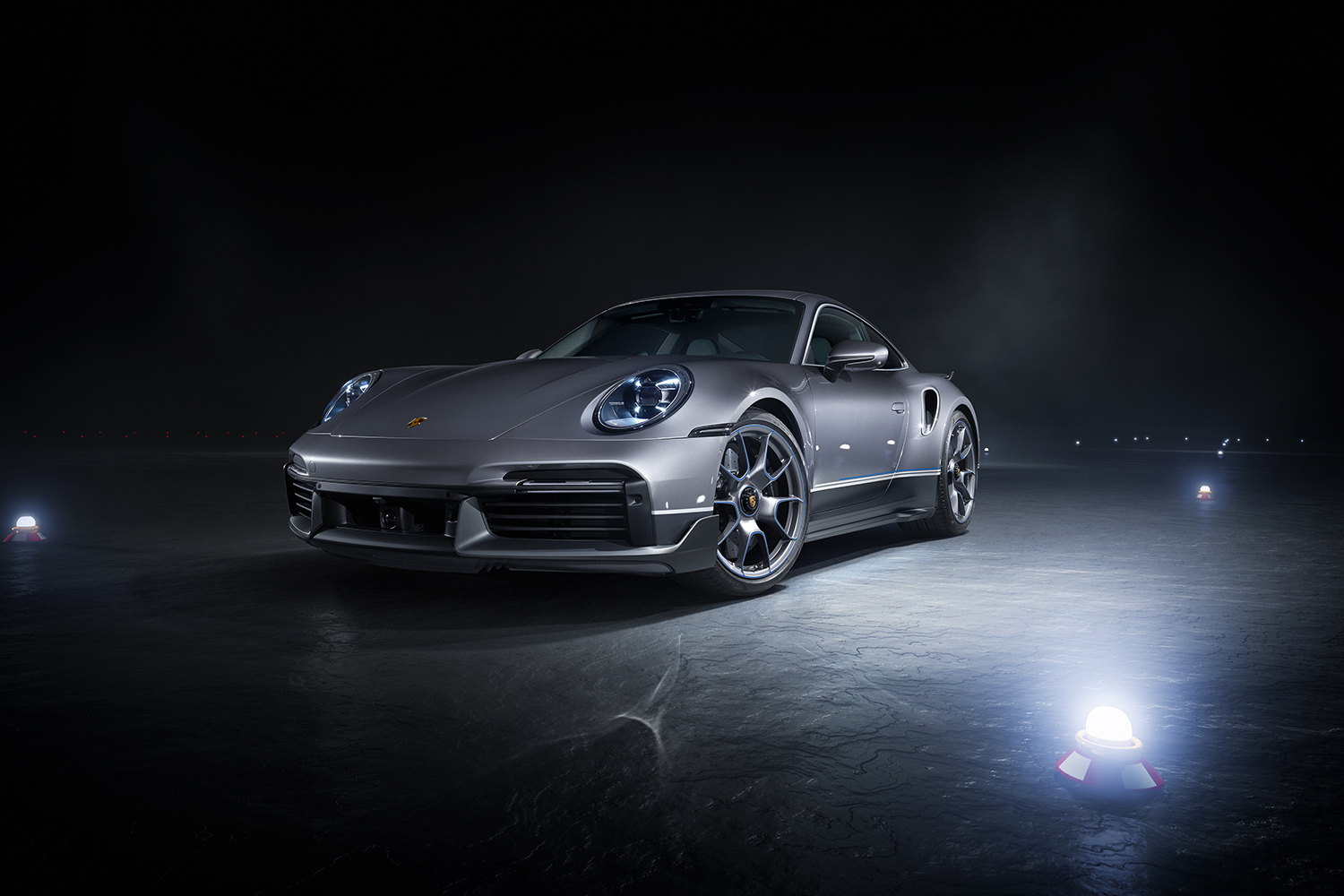 【丸見えのテスト車捕捉】ポルシェ911ターボ改良新型、ハイブリッド導入でパワーとデザインを一新