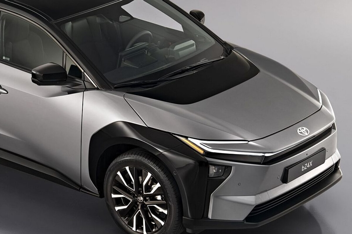 トヨタ新型「bZ4X」9月発売決定！ 航続・充電・安全性能を刷新し価格も見直しへ