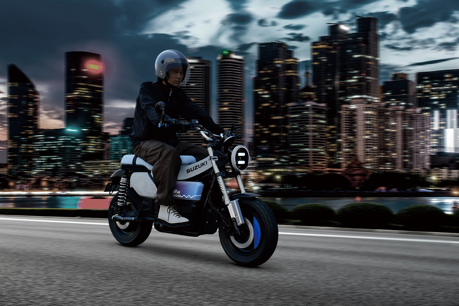 スズキは軽乗用BEV「ビジョン e-スカイ」や水素エンジン、電動モビリティなど多数出展【ジャパンモビリティショー 2025】