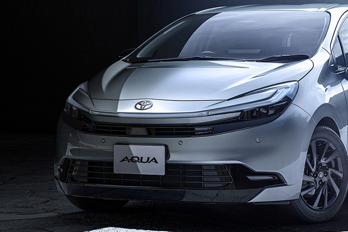 【ハンマーヘッド顔に大胆チェンジ】トヨタ「アクア」を一部改良。外装デザイン刷新と安全装備を強化…キント専用グレードも新たに設定