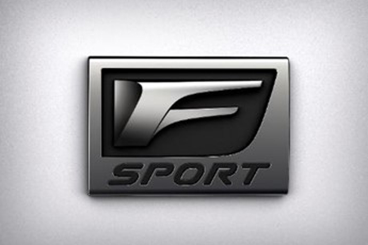 【四角いステアリングが選べます！】ニュー「レクサスRZ」の日本投入は10月が有力との情報浮上