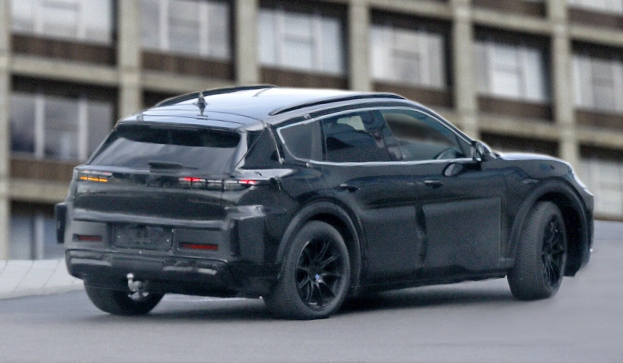 【BEV専用は幻想でした…】ポルシェが“フラッグシップSUV”開発計画をひっくり返す。「K1」はエンジン車とPHEVで登場へ