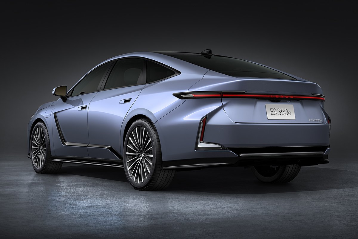 【全長5m超え】新型「ES」が大型化＆デザイン激変のわけは、米国と中国のマーケット変化。「LS」との関係はどうなる？