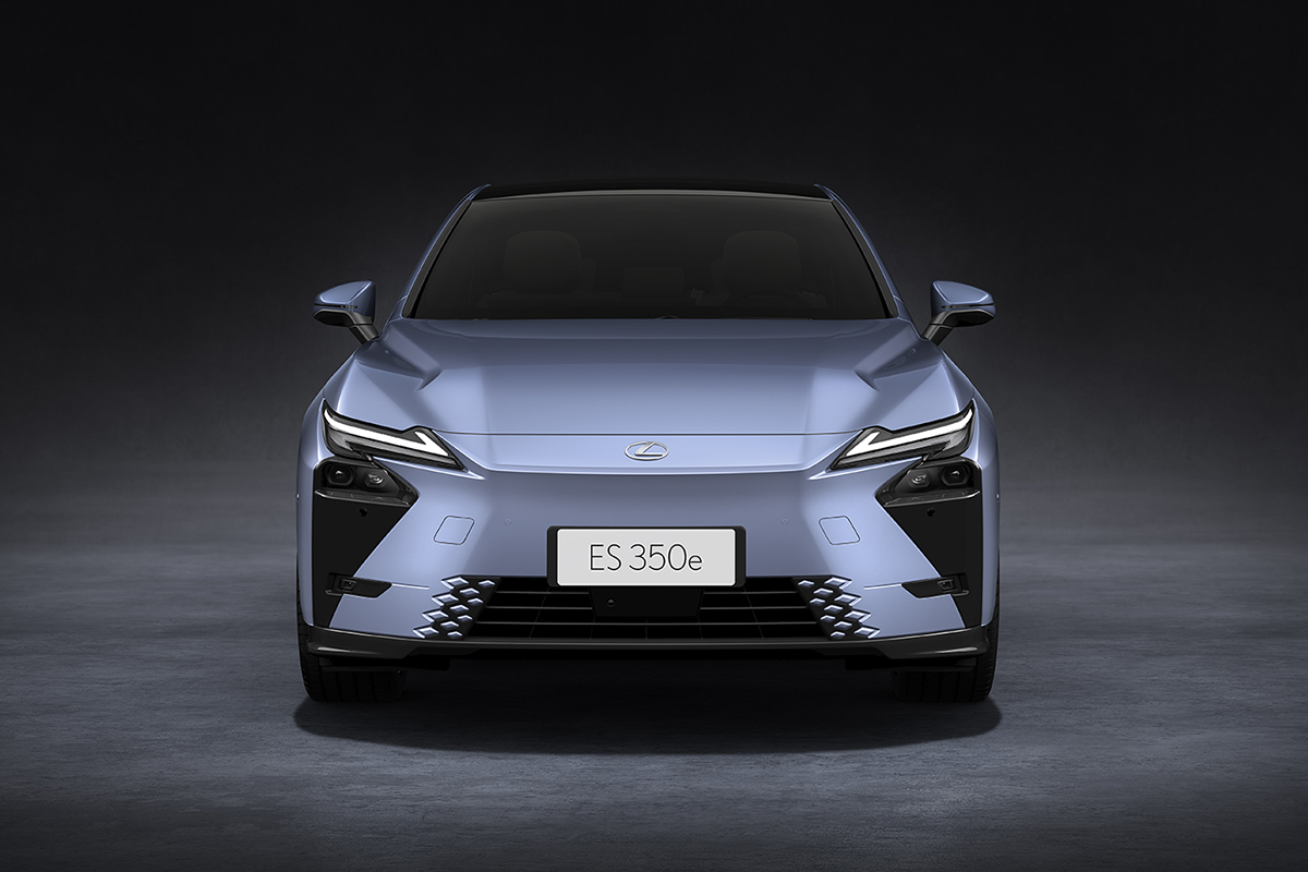 【全長5m超え】新型「ES」が大型化＆デザイン激変のわけは、米国と中国のマーケット変化。「LS」との関係はどうなる？