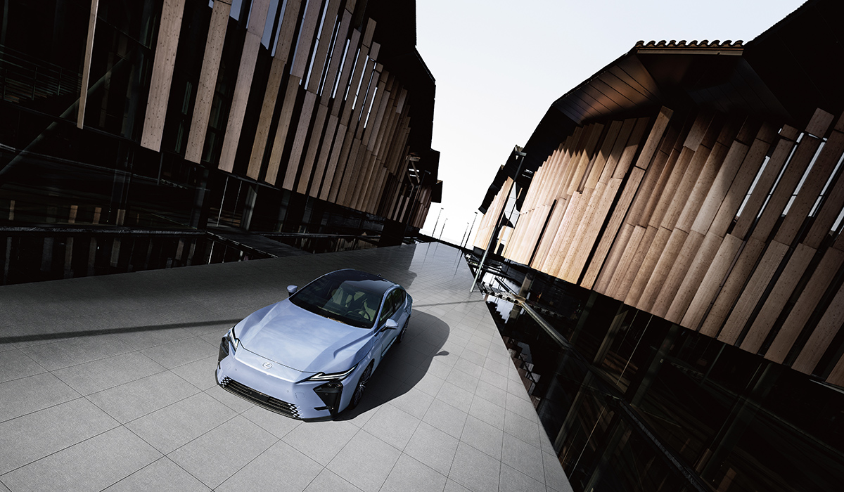【全長5m超え】新型「ES」が大型化＆デザイン激変のわけは、米国と中国のマーケット変化。「LS」との関係はどうなる？