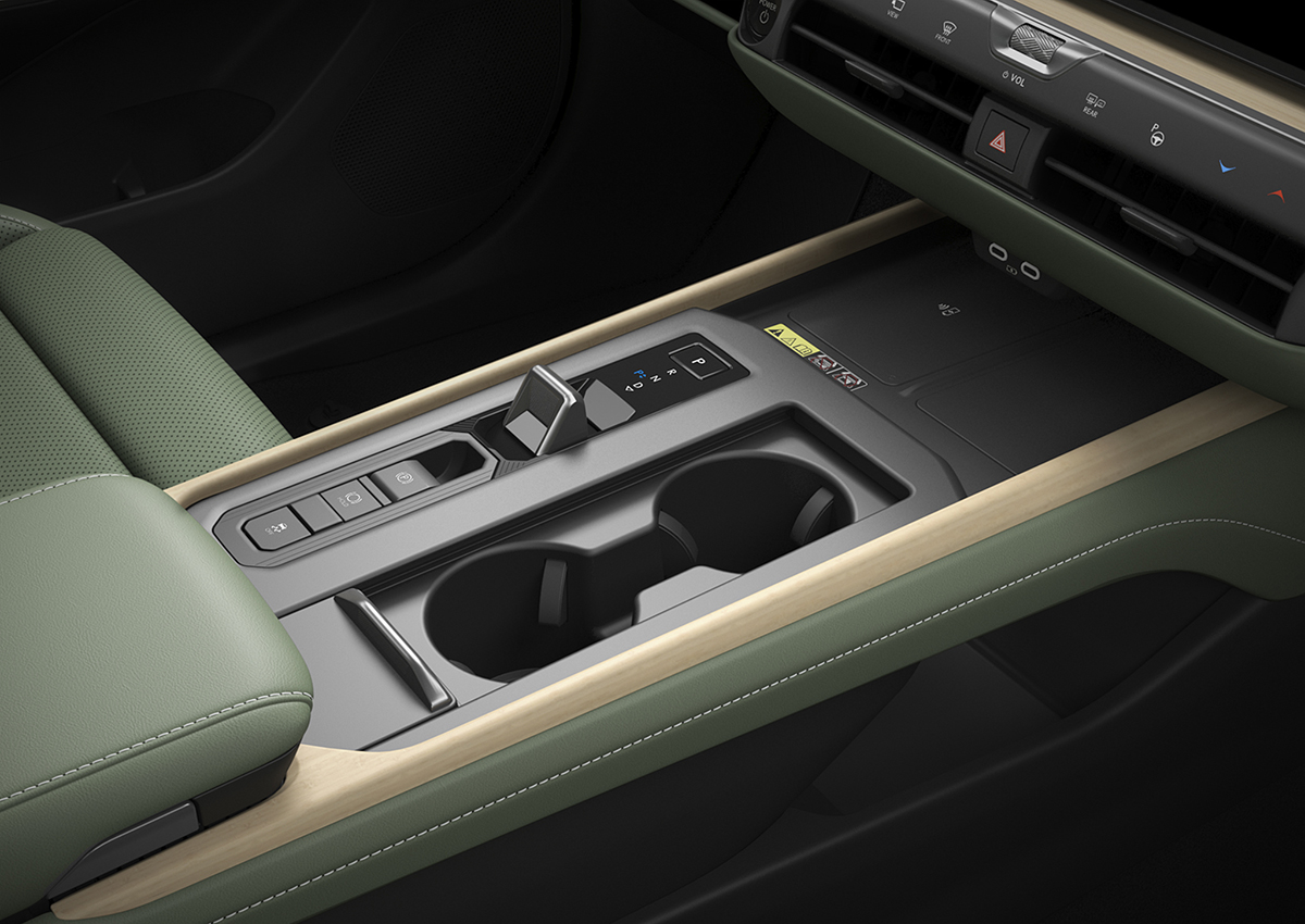 【全長5m超え】新型「ES」が大型化＆デザイン激変のわけは、米国と中国のマーケット変化。「LS」との関係はどうなる？