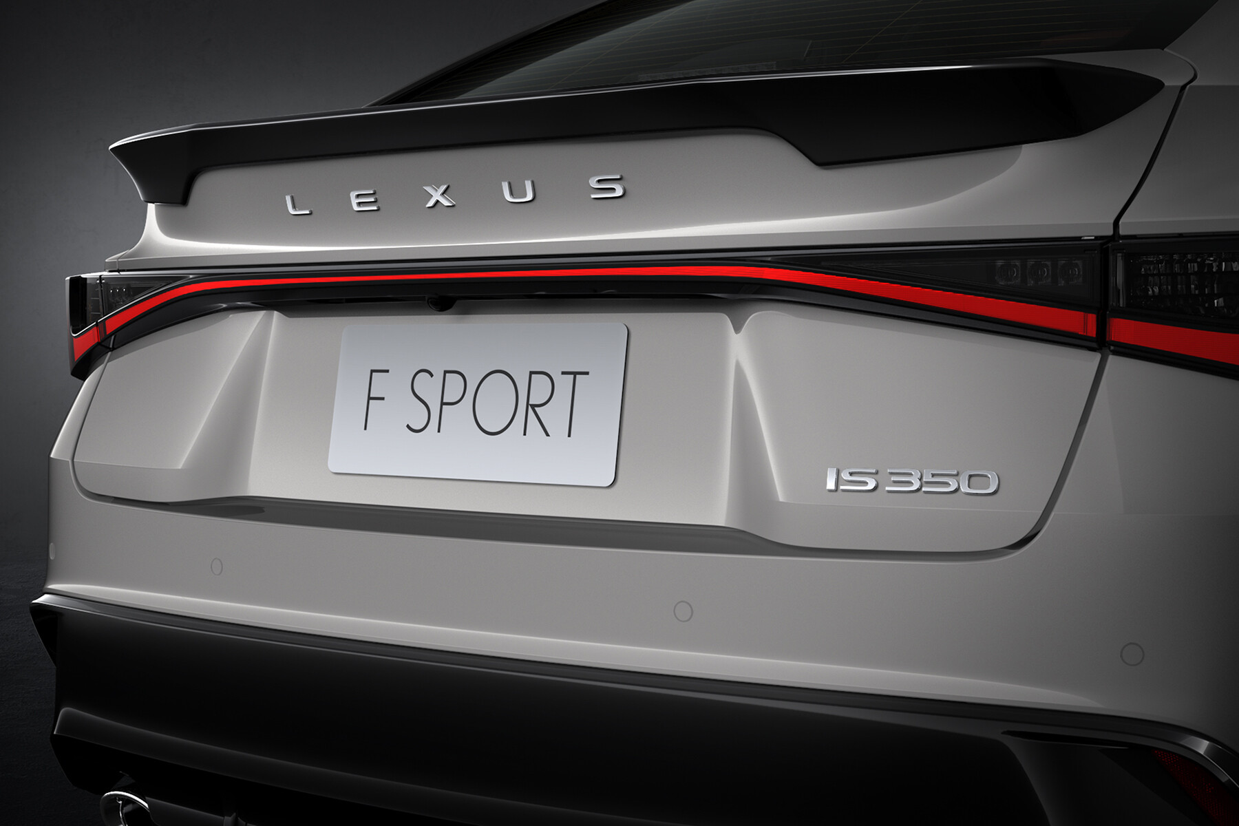 【ハイブリッドじゃ物足りない】日本から消えたV6搭載の新型「IS350」が再導入を期待される理由と“国内向け資料”に見え隠れするレクサスの狙いとは？