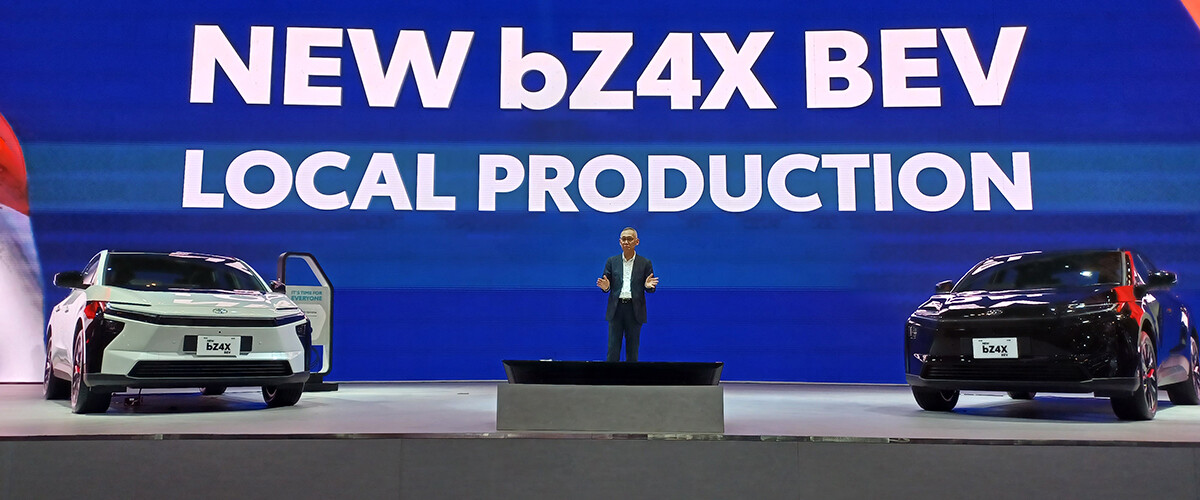 【本気出します】トヨタ改良型「bZ4X」が実質400万円切り!? BYD「ATTO 3」に宣戦布告、日本市場の主役はどっちだ