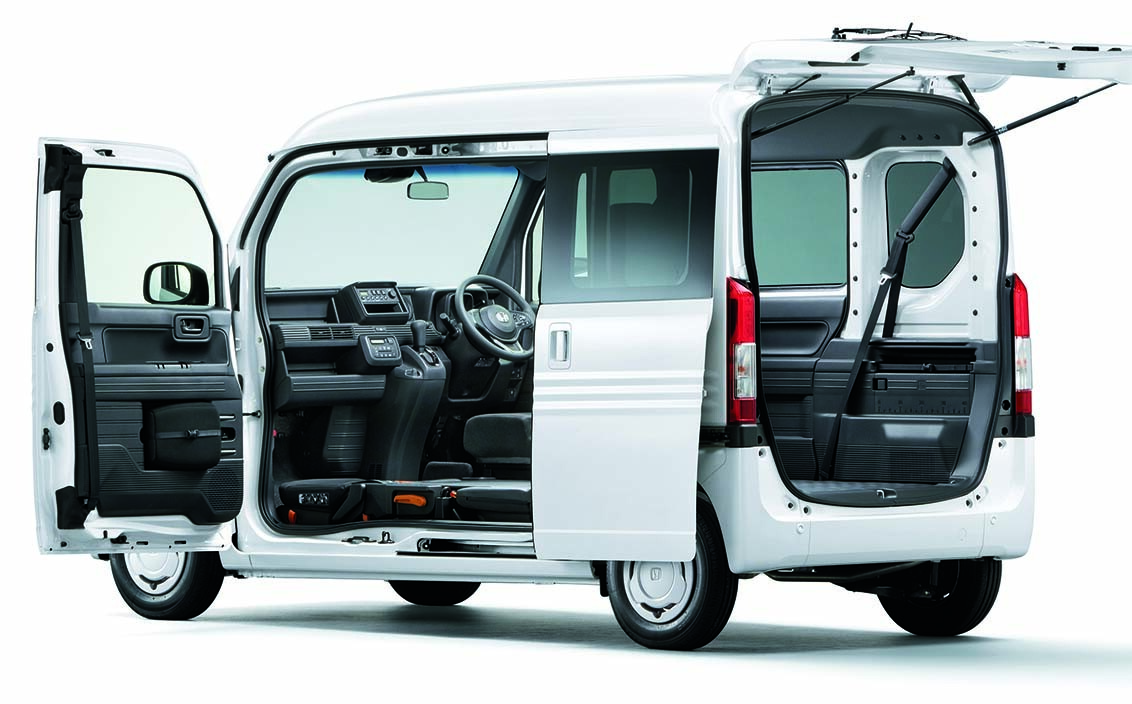 王者「N-BOX」譲りの魅力でユーザーからは高評価も…ライバルの後塵を拝す軽商用車「N-VAN」の置かれた現状とは