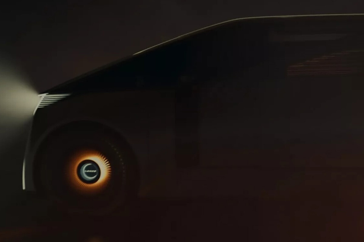 レクサス「LS」がまさかの6輪化！ “ラグジュアリーセダン”から“ラグジュアリースペース”へ。新時代のフラッグシップが始動