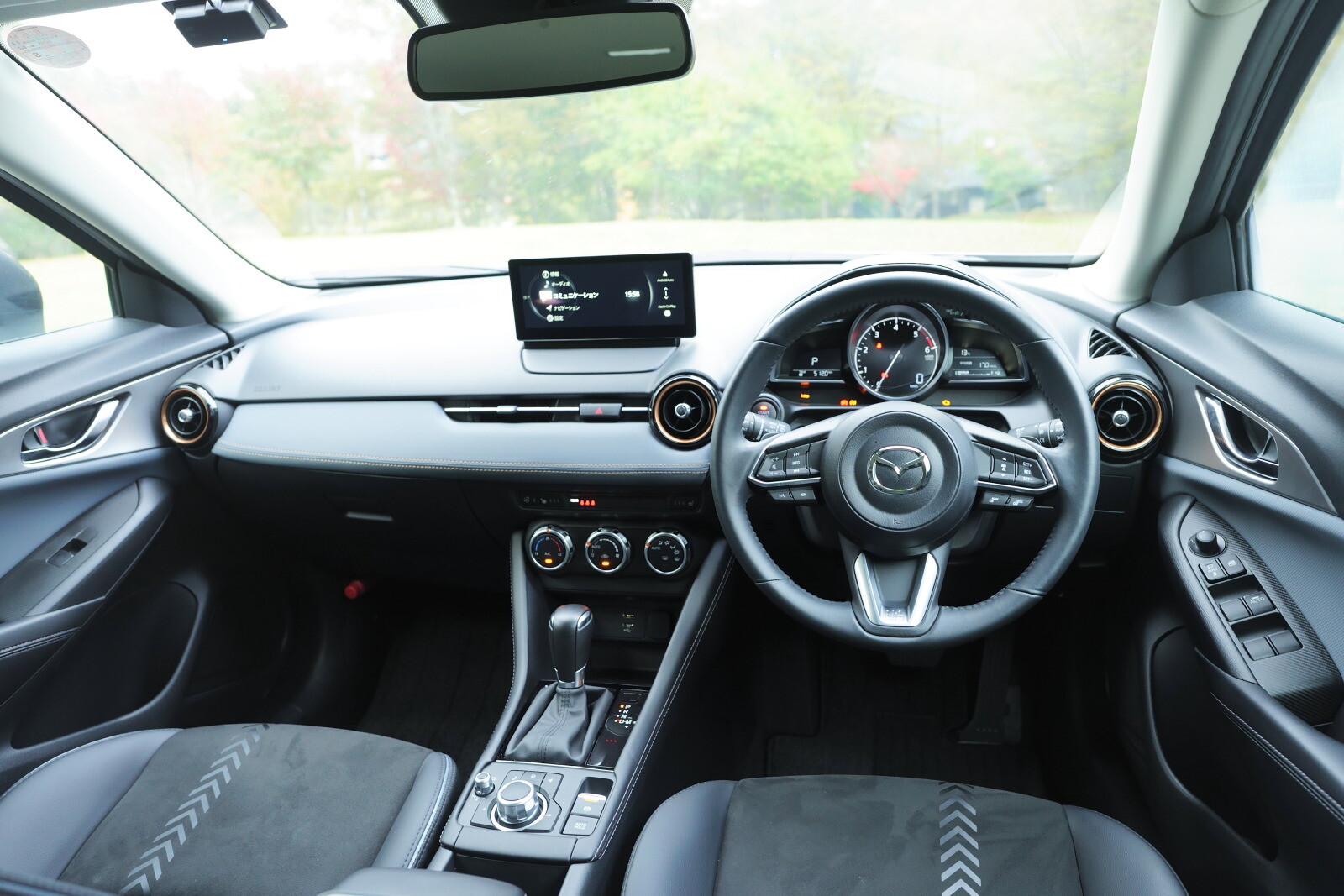 【デビュー10年目の底力】マツダ「CX-3」最新モデルにあらためて試乗。“小さな高級車”としての完成度はいまも健在なのか？