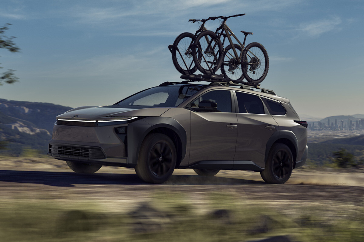 26年春に登場予定の「bZ4Xツーリング」。その反響は？ 情報が少なく「大柄ボディ」「航続距離」「価格」への懸念が強い結果に