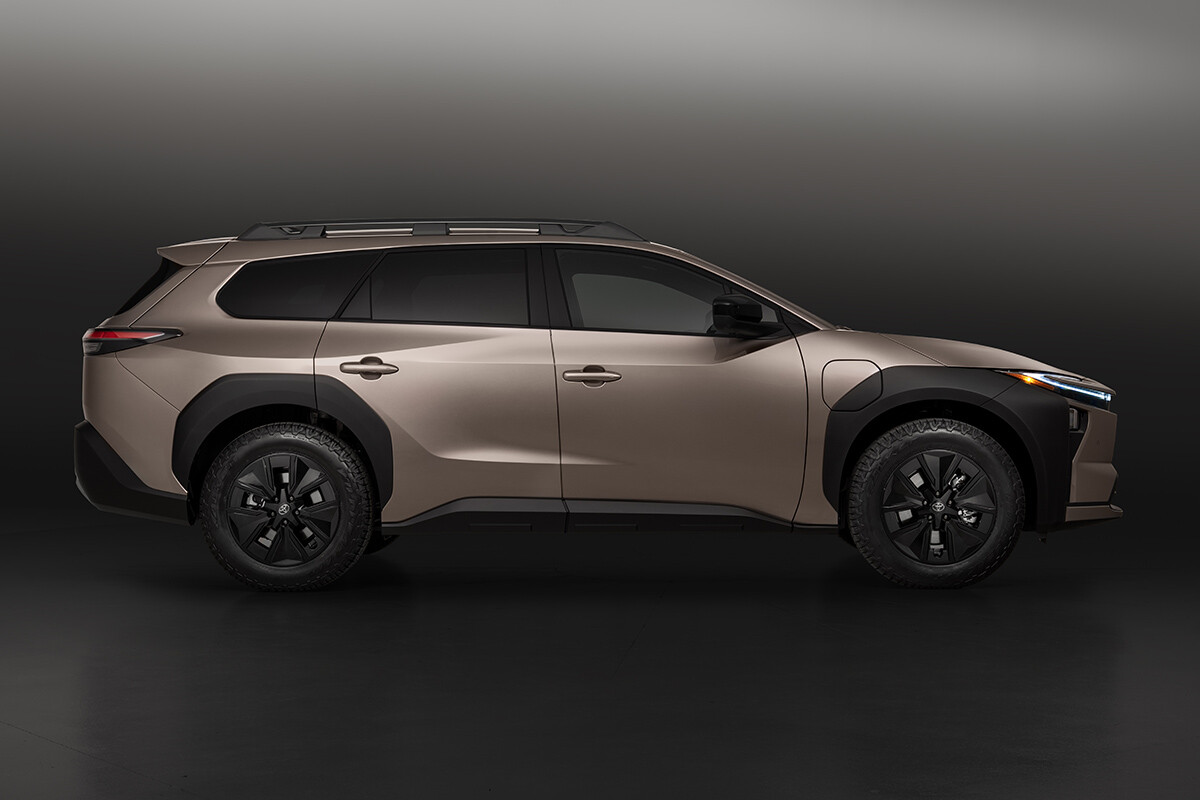 26年春に登場予定の「bZ4Xツーリング」。その反響は？ 情報が少なく「大柄ボディ」「航続距離」「価格」への懸念が強い結果に