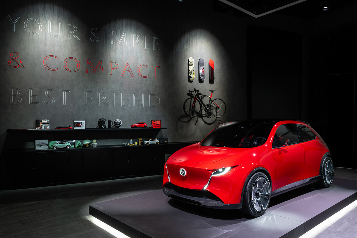 【市販化を見据えたロータリー復活】マツダが2台のビジョンモデルを初公開。ロータリーPHEV搭載「ビジョン クロスクーペ」＆AIモビリティ「ビジョン クロスコンパクト」登場