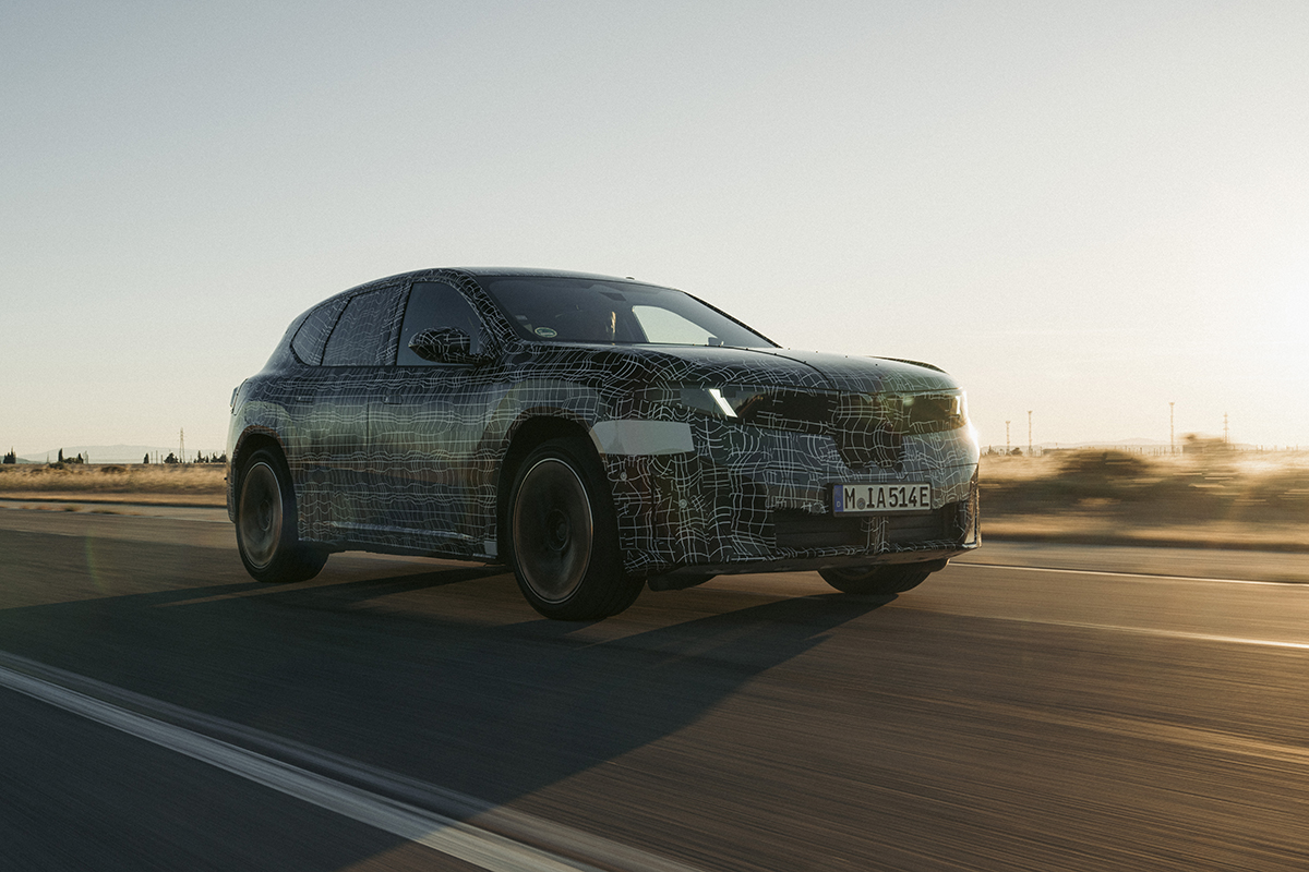 BMW新型「iX3」が9月5日に初公開へ。“ノイエ・クラッセ”第1弾、航続距離は800km＆高速充電対応