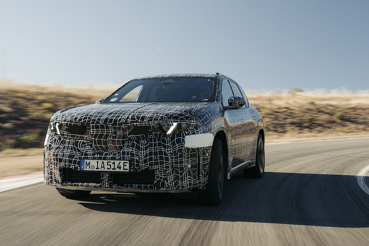 BMW新型「iX3」が9月5日に初公開へ。“ノイエ・クラッセ”第1弾、航続距離は800km＆高速充電対応