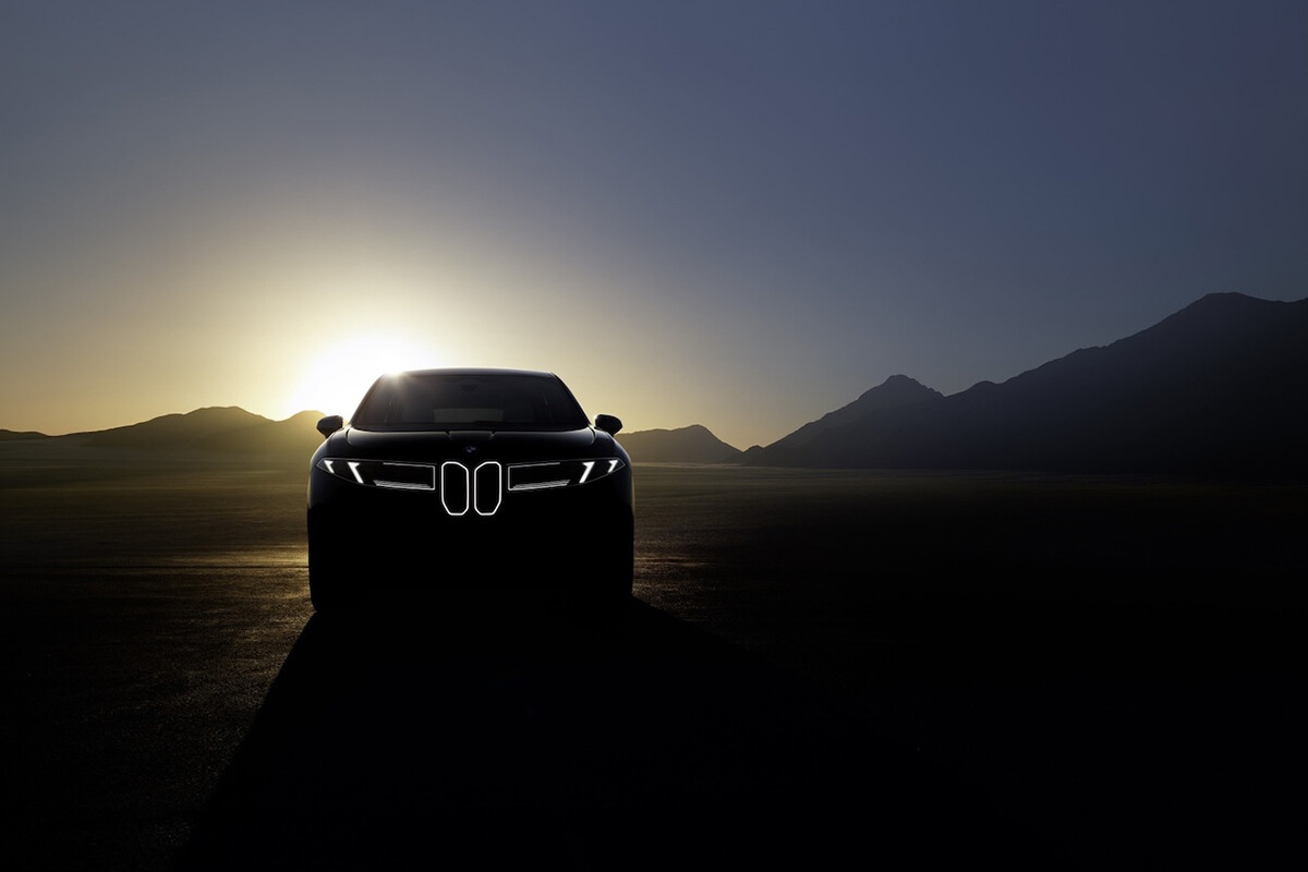 BMW新型「iX3」が9月5日に初公開へ。“ノイエ・クラッセ”第1弾、航続距離は800km＆高速充電対応