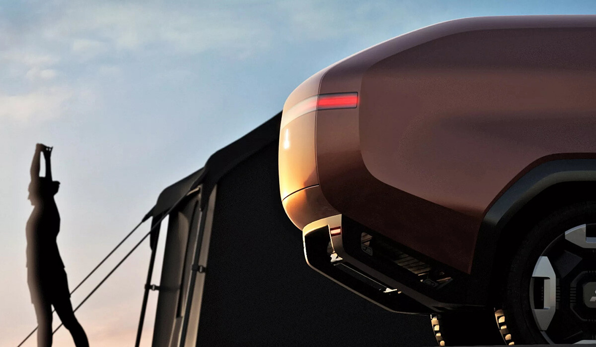 三菱が予告する「電動クロスオーバーSUV」がまるで“最新のカプセルホテル” 新型「デリカD:6」は予想を超えるオフロードミニバンか