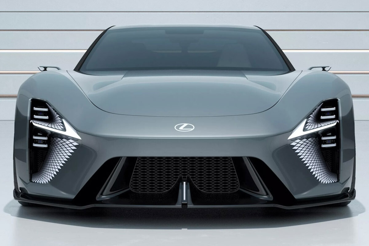 トヨタの新型V8エンジンの全貌が判明するのは12月4日の「GR GT」発表。レクサス「スポーツコンセプト」にも搭載へ