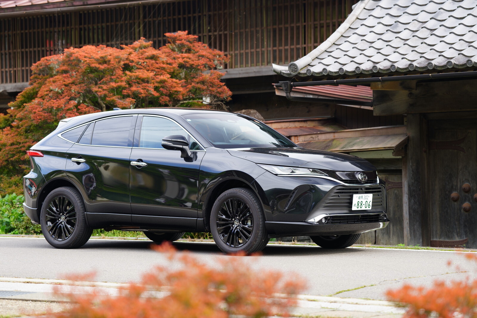 【そろそろフルモデルチェンジの噂も？】まだまだ現行も侮れない。熟成進む6年目のトヨタ「ハリアー」に改めて乗ってわかった“定番の強さ”