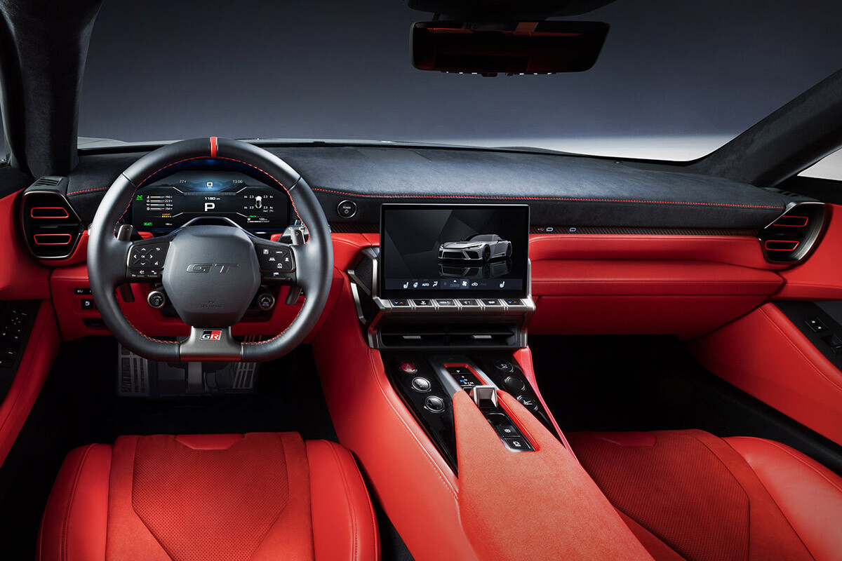  【速報】トヨタが新型「GR GT」「GR GT3」を世界初公開！ 650psのV8ハイブリッド×アルミ骨格の“次世代フラッグシップ”の正体判明