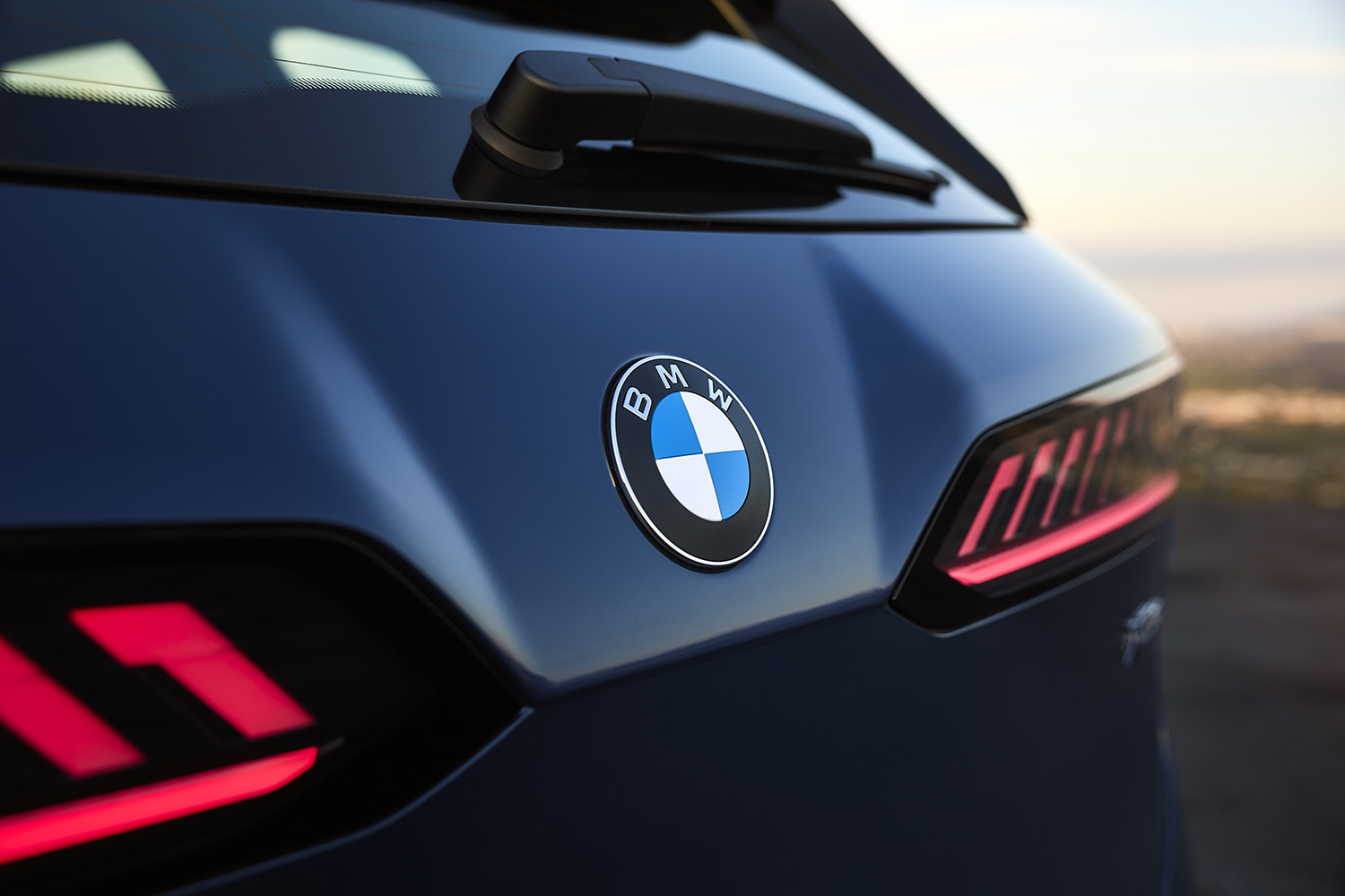 新型BMW「iX3」発表。航続800km、470ps＆645Nmの「ノイエ・クラッセ」第一弾は2025年後半から量産開始か