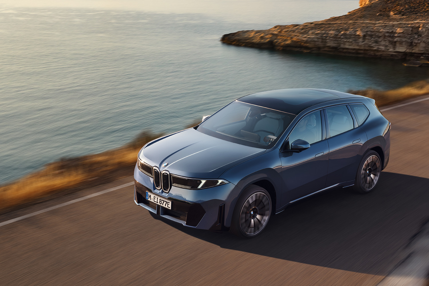 新型BMW「iX3」発表。航続800km、470ps＆645Nmの「ノイエ・クラッセ」第一弾は2025年後半から量産開始か