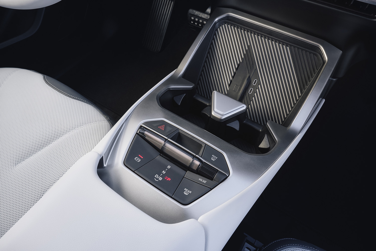 新型BMW「iX3」発表。航続800km、470ps＆645Nmの「ノイエ・クラッセ」第一弾は2025年後半から量産開始か
