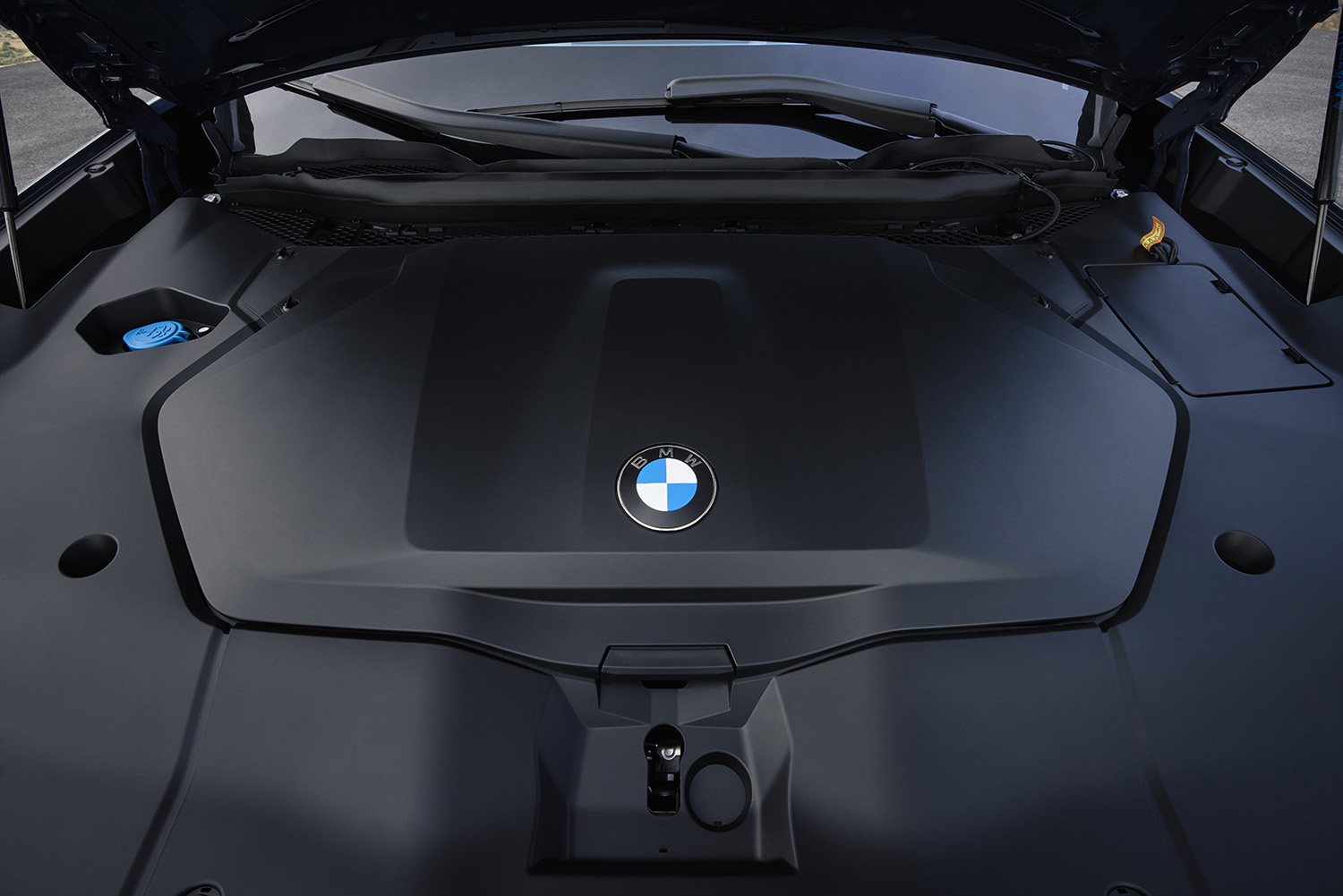新型BMW「iX3」発表。航続800km、470ps＆645Nmの「ノイエ・クラッセ」第一弾は2025年後半から量産開始か
