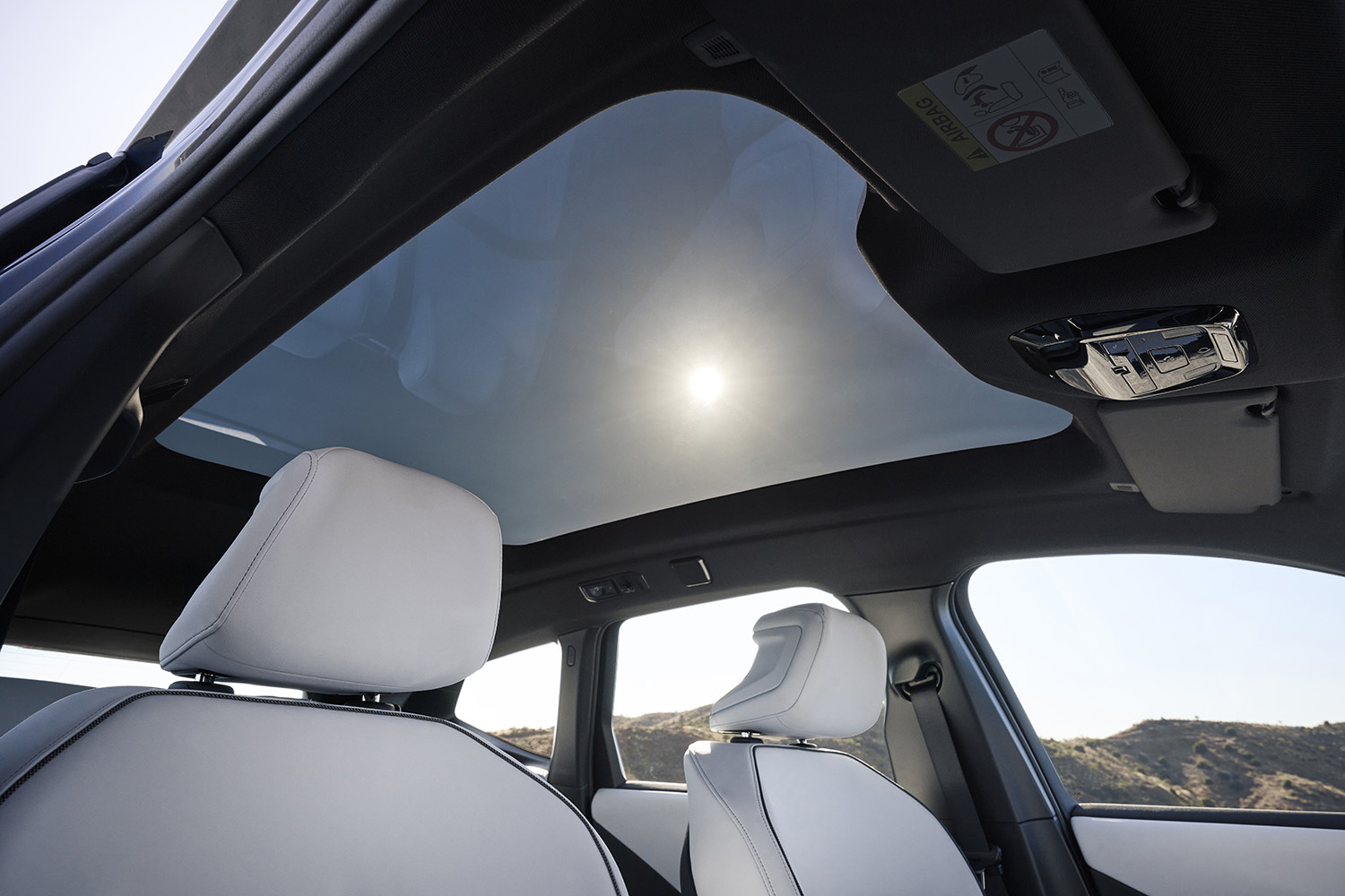 新型BMW「iX3」発表。航続800km、470ps＆645Nmの「ノイエ・クラッセ」第一弾は2025年後半から量産開始か