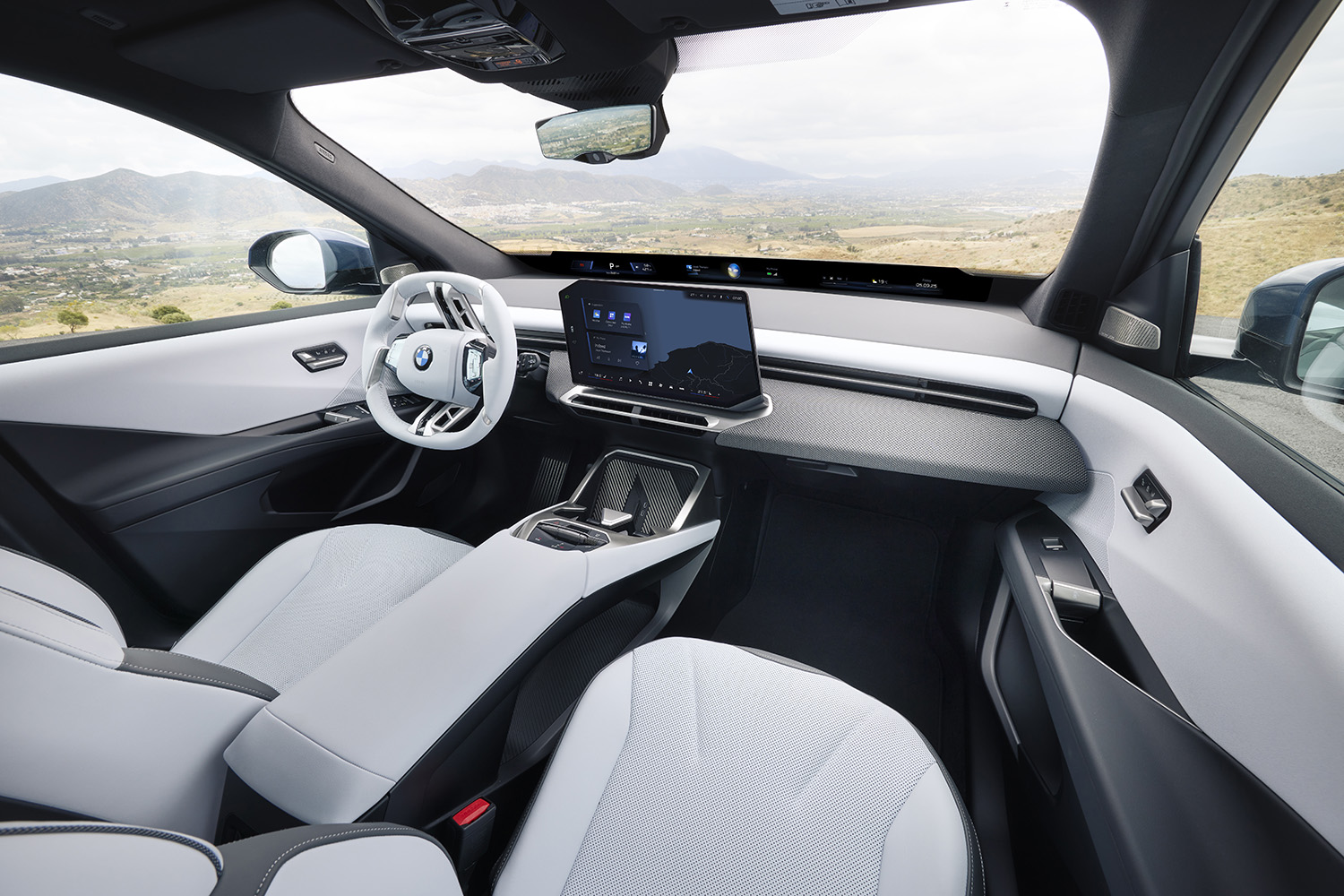 新型BMW「iX3」発表。航続800km、470ps＆645Nmの「ノイエ・クラッセ」第一弾は2025年後半から量産開始か