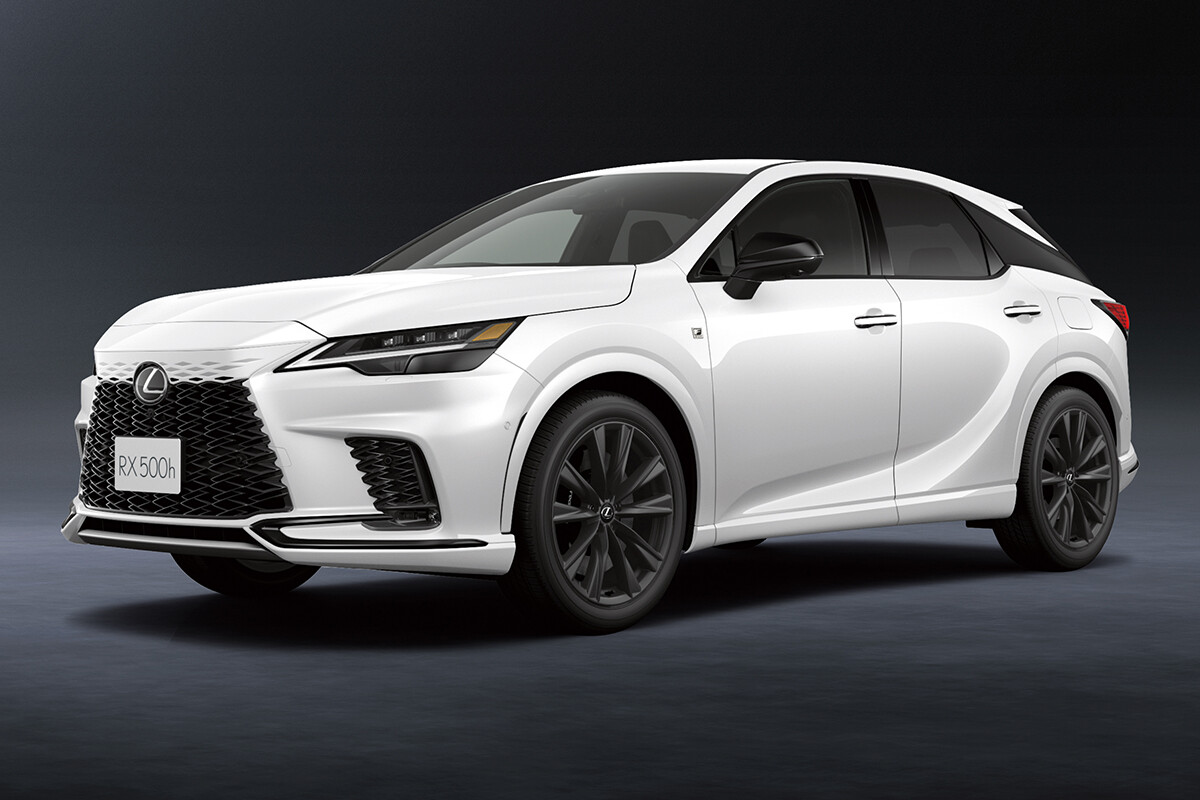 【コメント欄で激論】「燃費を気にしてるひとは買わない方がいい」「日本の道路は『NX』で十分」…「RX」オーナーレビュー記事が話題に