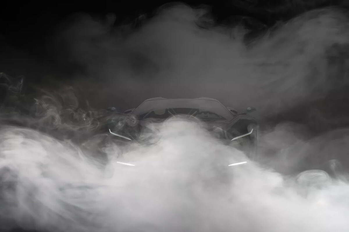 ベースはランボルギーニ「レヴエルト」？ 新興ブランド「ヴィットーリ」とピニンファリーナが手掛けた新型ハイパーカーの興味深い“謎”とは？