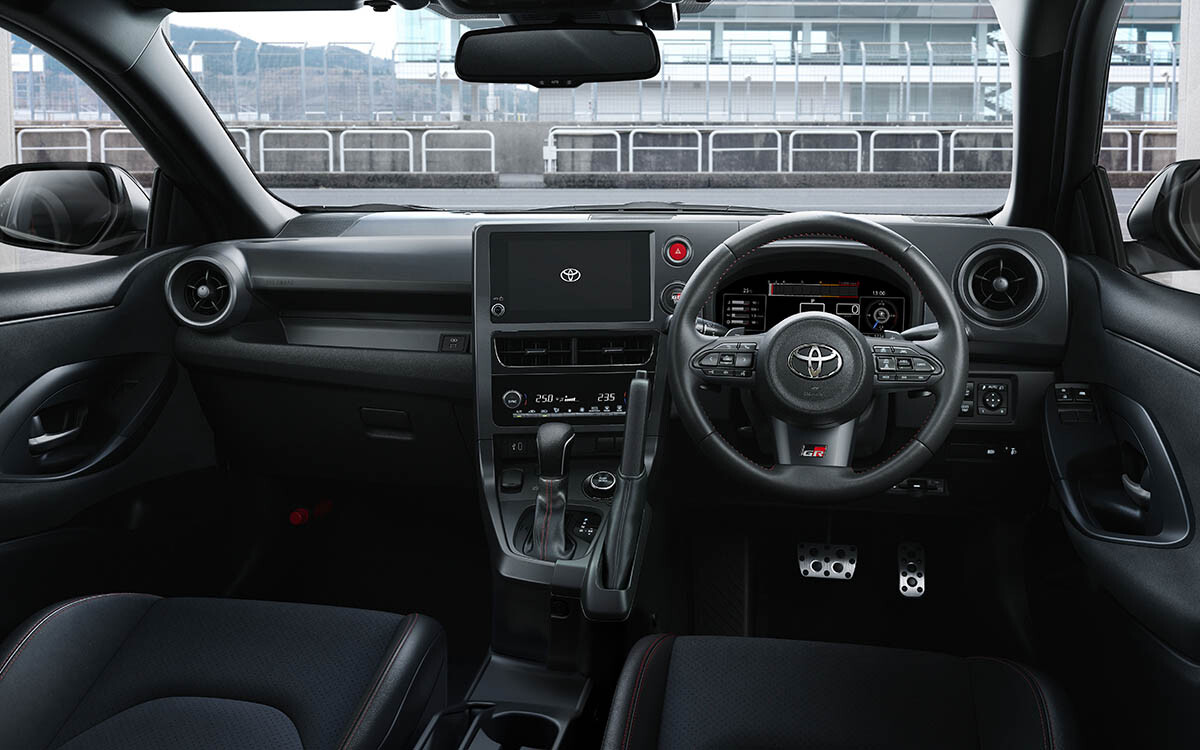 【え、2ヶ月!?】あれだけ人気だった「GRヤリス」の売れ行きに異変？「エアロPKG」発売から1ヶ月、爆速納期の背景とは