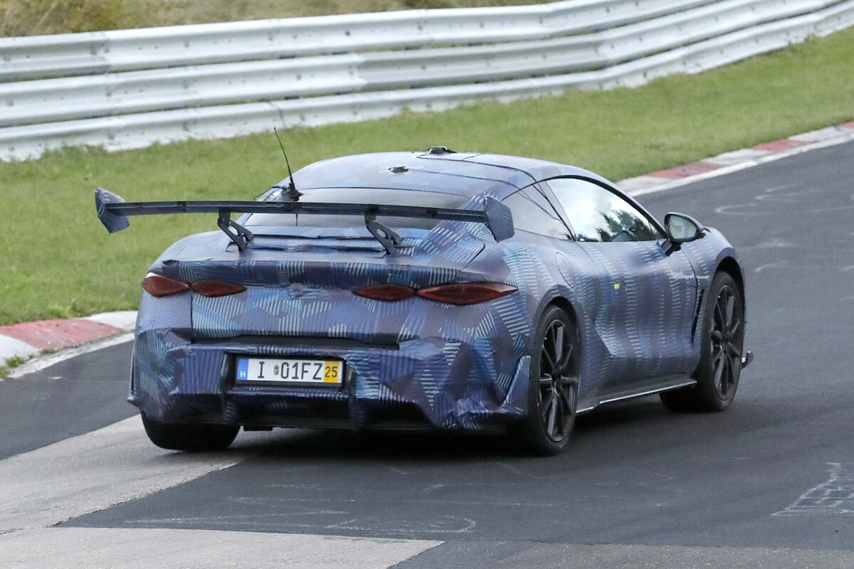 【ポルシェやBWより10倍優れている？】BYDがポルシェ「911」に挑む電動スポーツの公道テストを開始。日本導入の可能性も