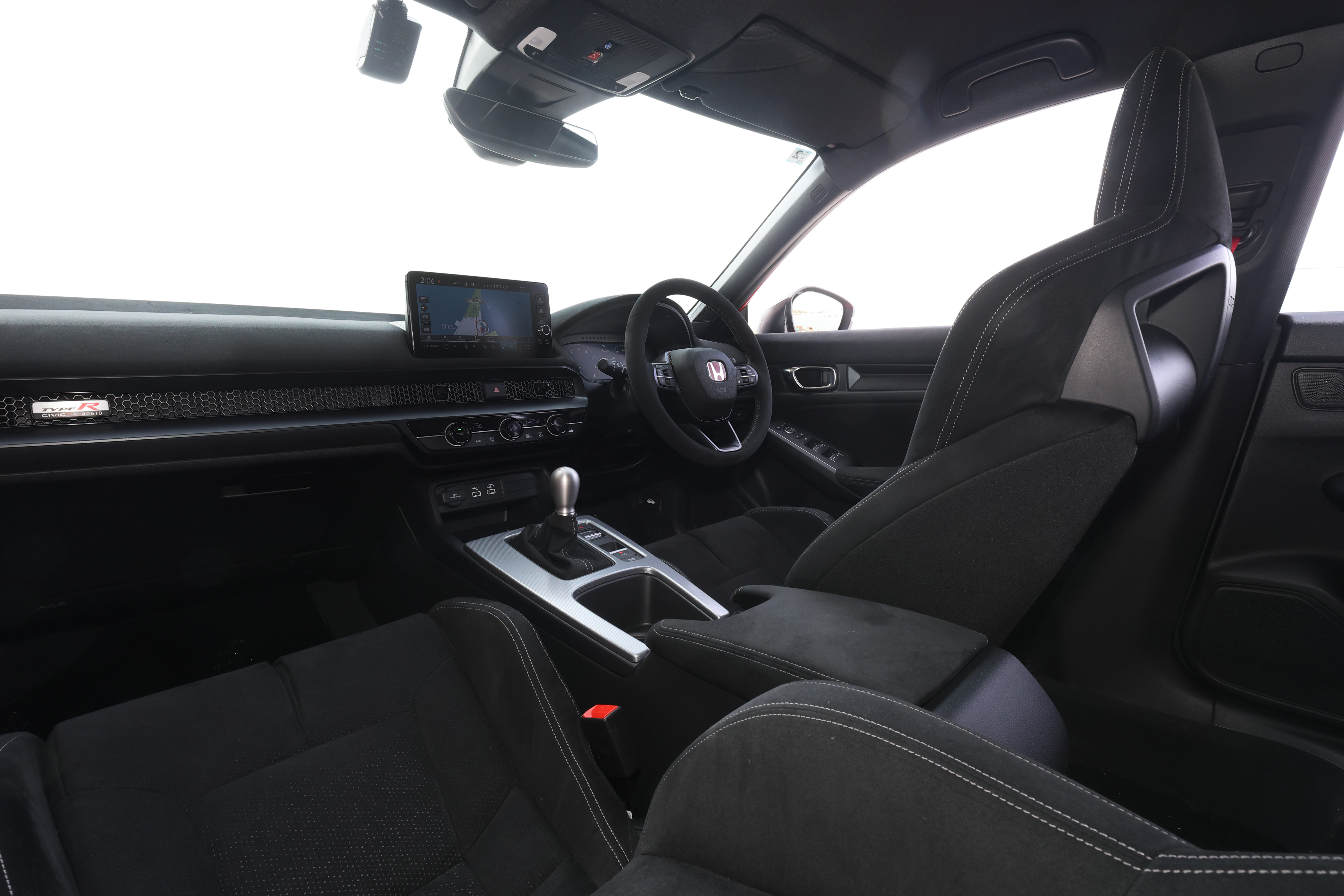 最新型「シビックタイプR」の走りで思い出す“初代タイプR”の完成度。タイプRが魅せ続けるホンダのスポーツスピリットとは