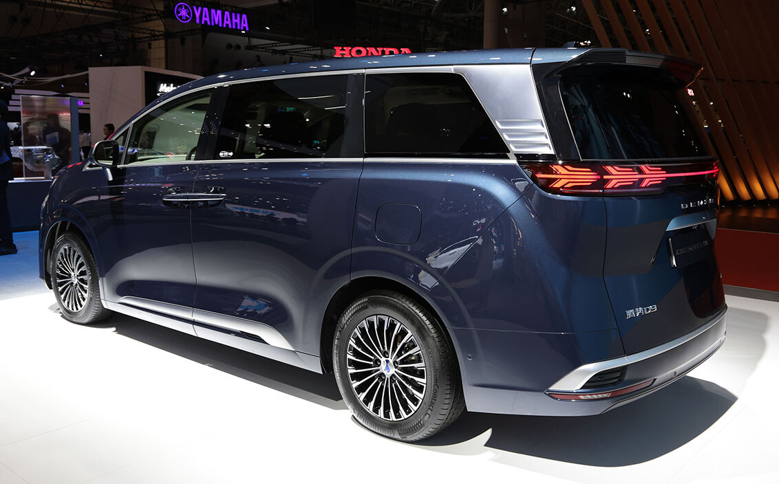 「アルファード」の中古車価格の下落に「中国版アルファード」の存在アリ!? 日本導入されたら「ミニバン戦国時代」の幕開けか