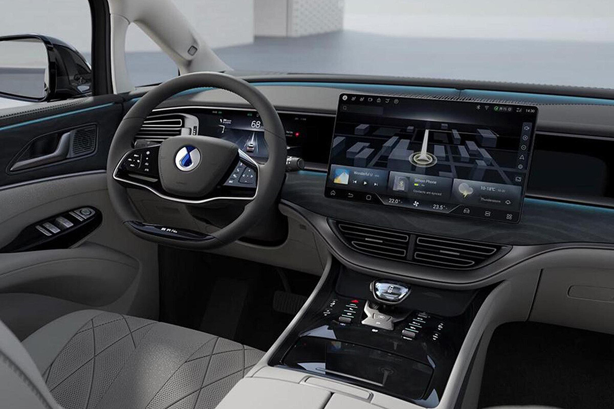 「アルファード」の中古車価格の下落に「中国版アルファード」の存在アリ!? 日本導入されたら「ミニバン戦国時代」の幕開けか