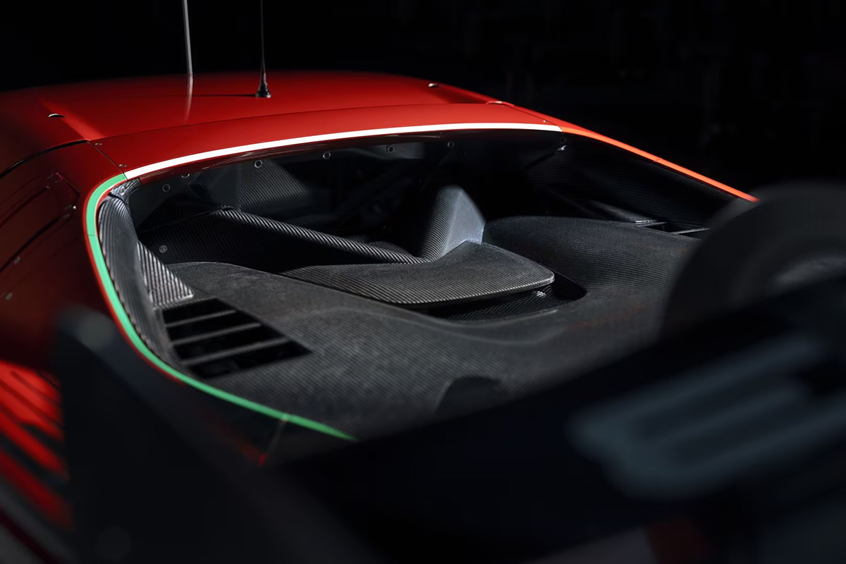 「クルマの魂はエンジン」。フェラーリの最新V8プラグインハイブリッド「849テスタロッサ」の名に込められた真意とは