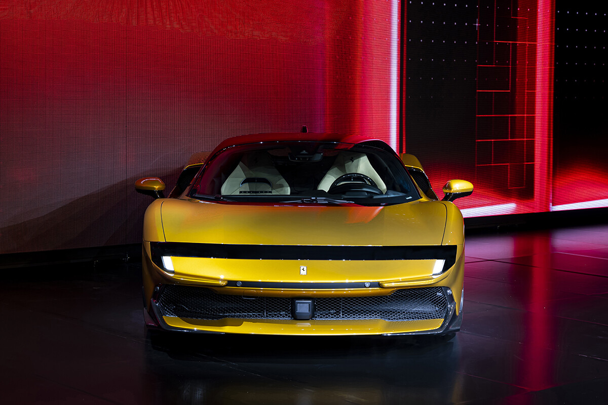 「クルマの魂はエンジン」。フェラーリの最新V8プラグインハイブリッド「849テスタロッサ」の名に込められた真意とは