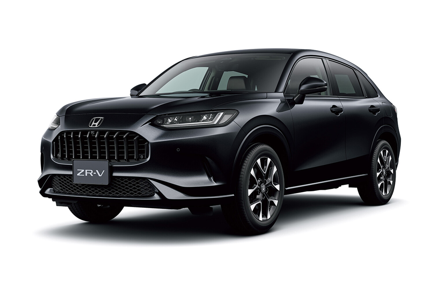 走りが好評の「ZR-V」。ライバル「ハリアー」と比べコスパで勝るも、“実質値上げ”により 販売は伸び悩む…？