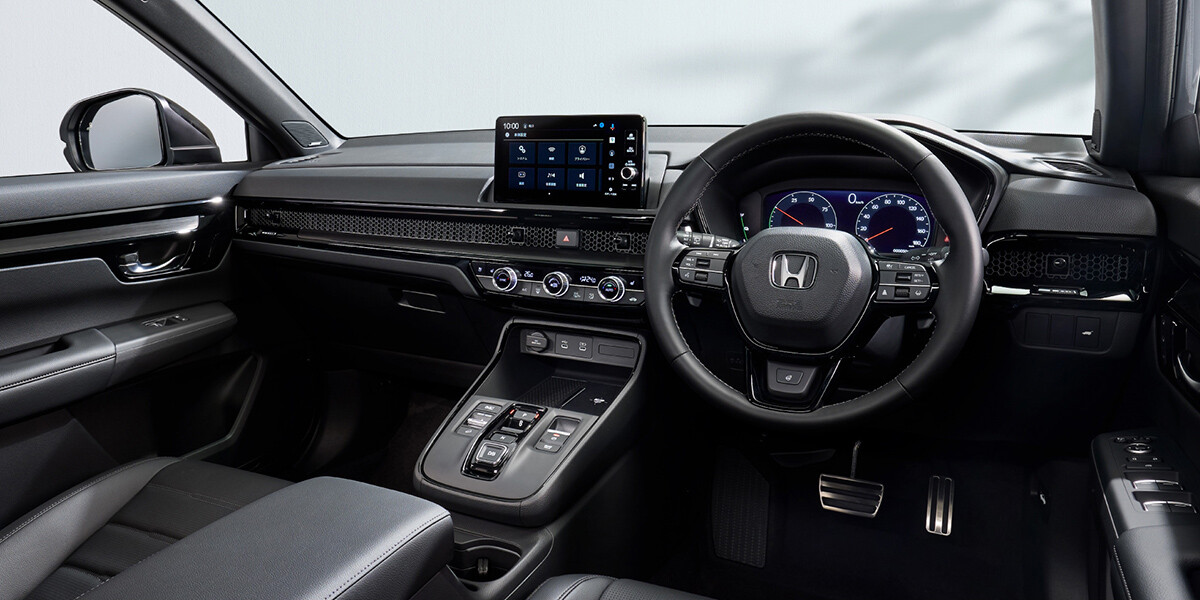 まもなく登場の新型「CR-V」。ディーラーに問い合わせ多数も情報解禁は12月以降…ライバルからの乗り換えも多い様子