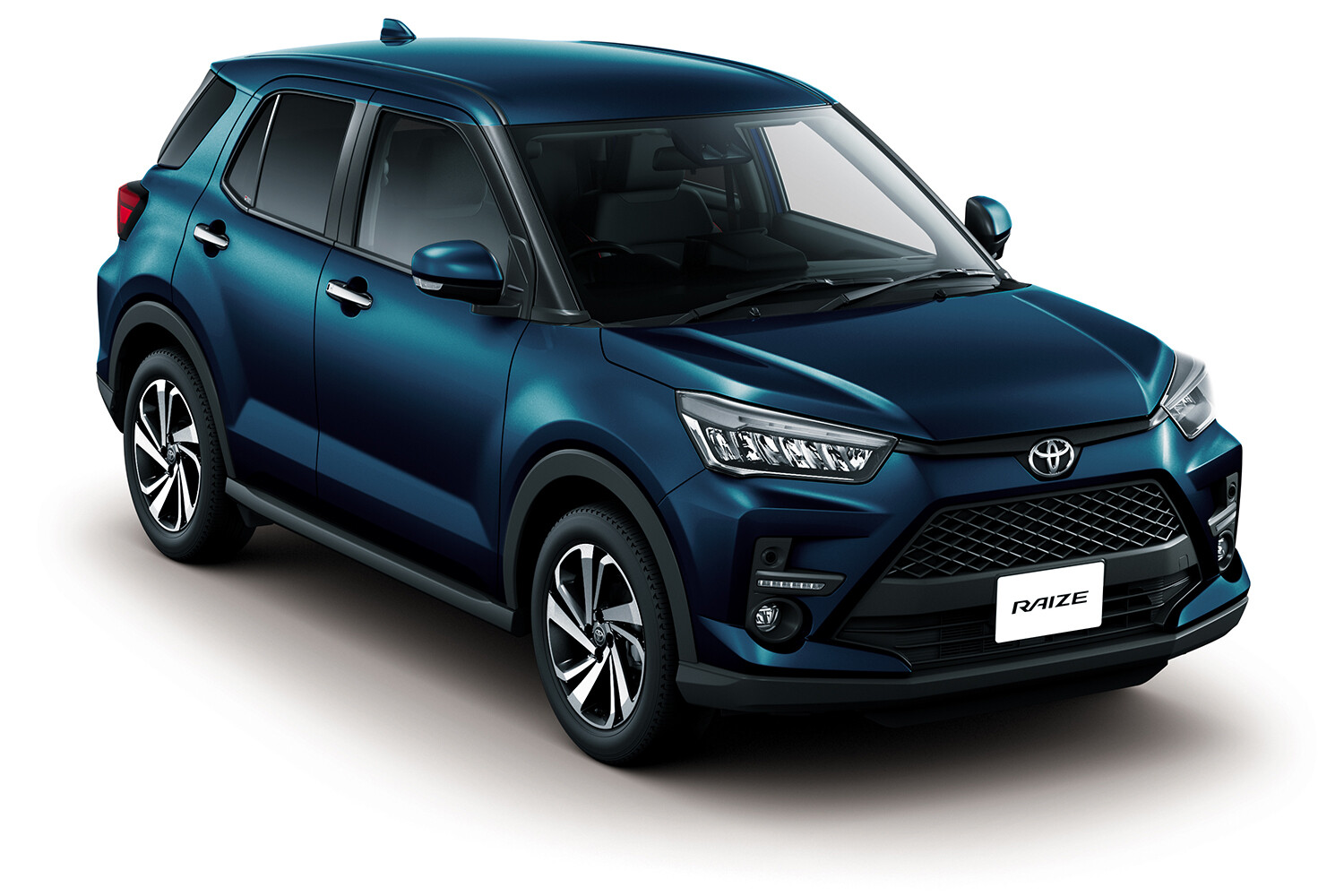 【やっぱり強い…】小型SUV王者「ライズ」に挑む新型「クロスビー」。それぞれの特徴とオススメポイントはココ！