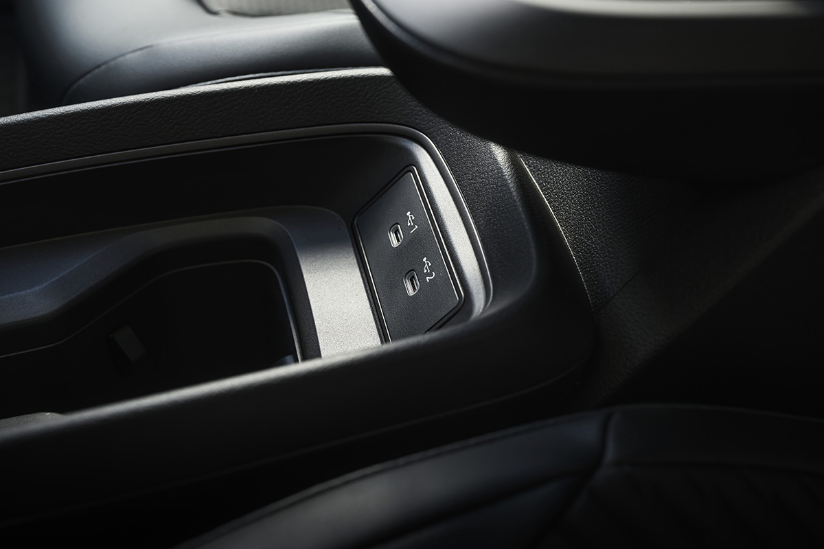 新型日産「リーフ」が生産削減で波乱の船出？ バッテリー供給遅延が影を落とす