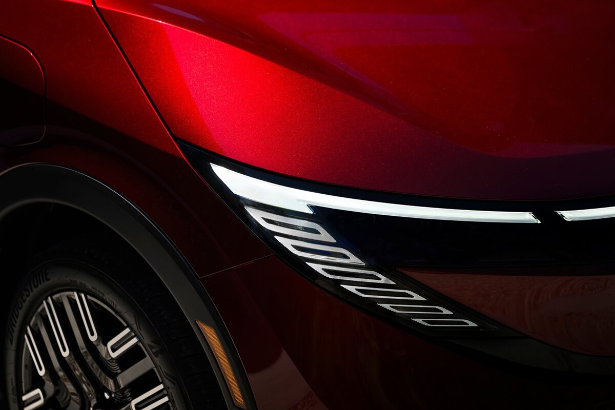 新型日産「リーフ」が生産削減で波乱の船出？ バッテリー供給遅延が影を落とす